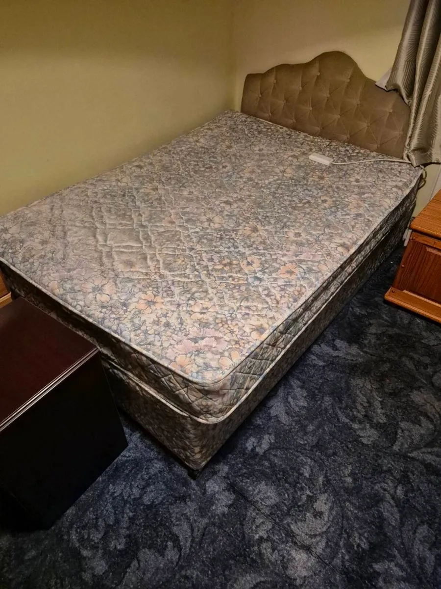 Bedroom - Image 4
