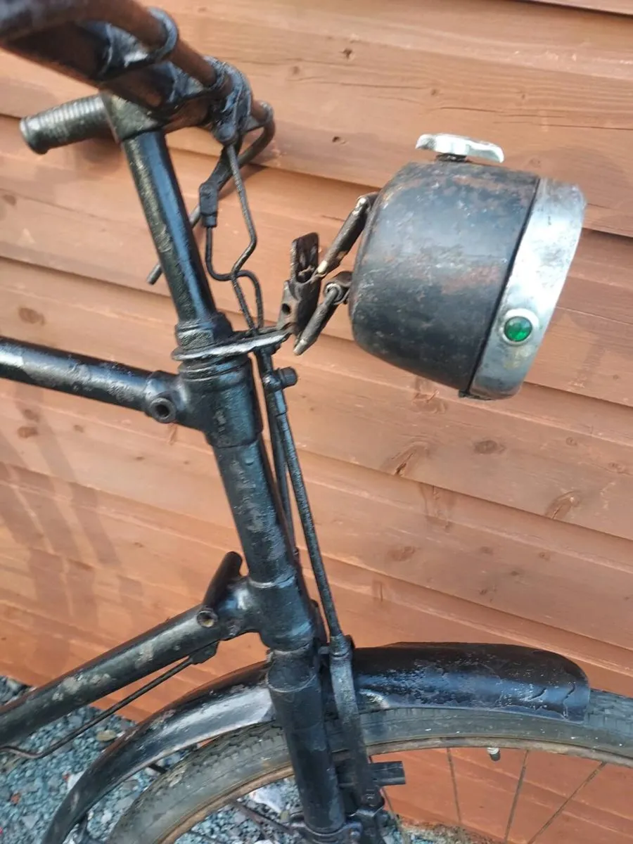 Antique bicycle - Image 2