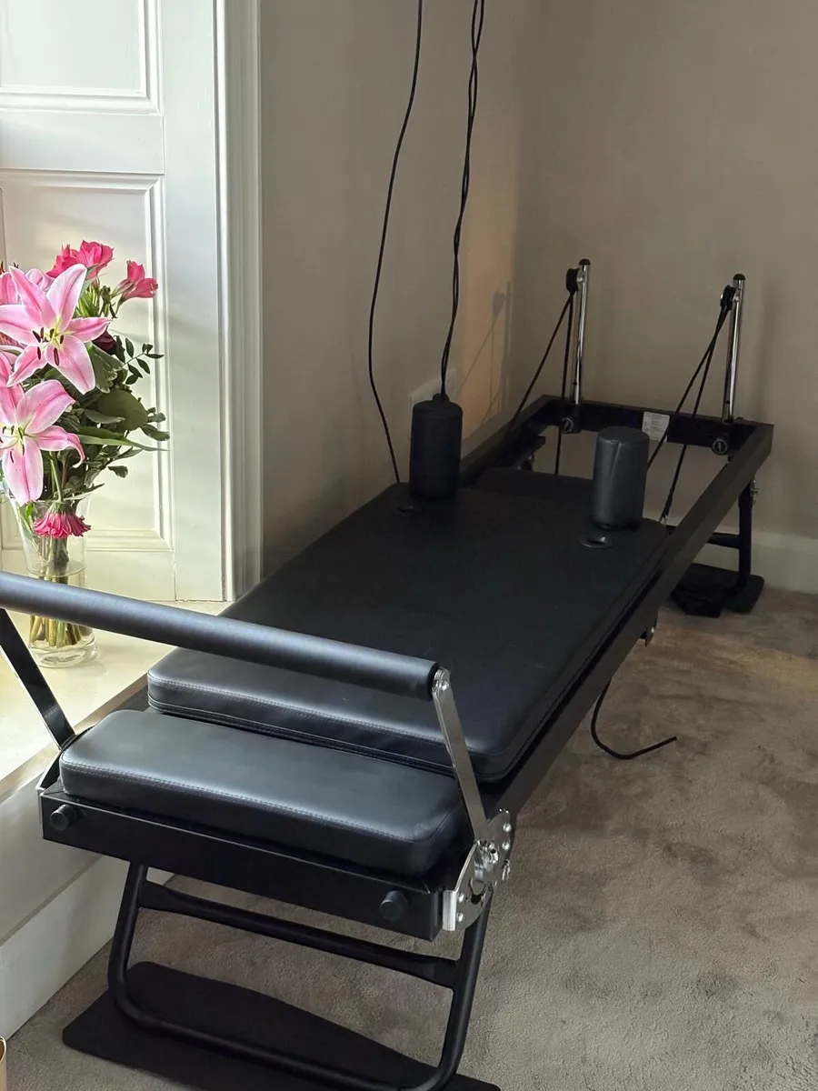 Reformer Pilates machine - Image 1