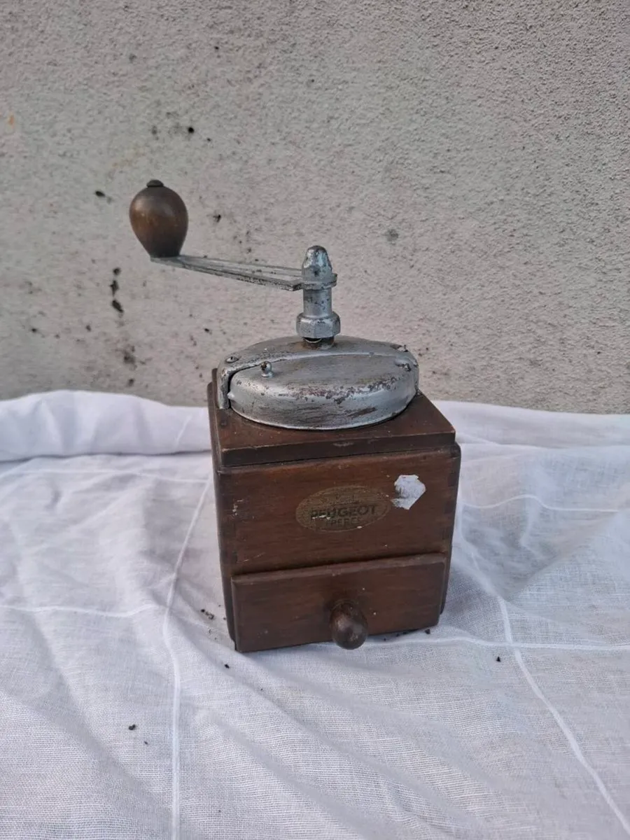 Old peugeot coffee grinder postage possible - Image 1