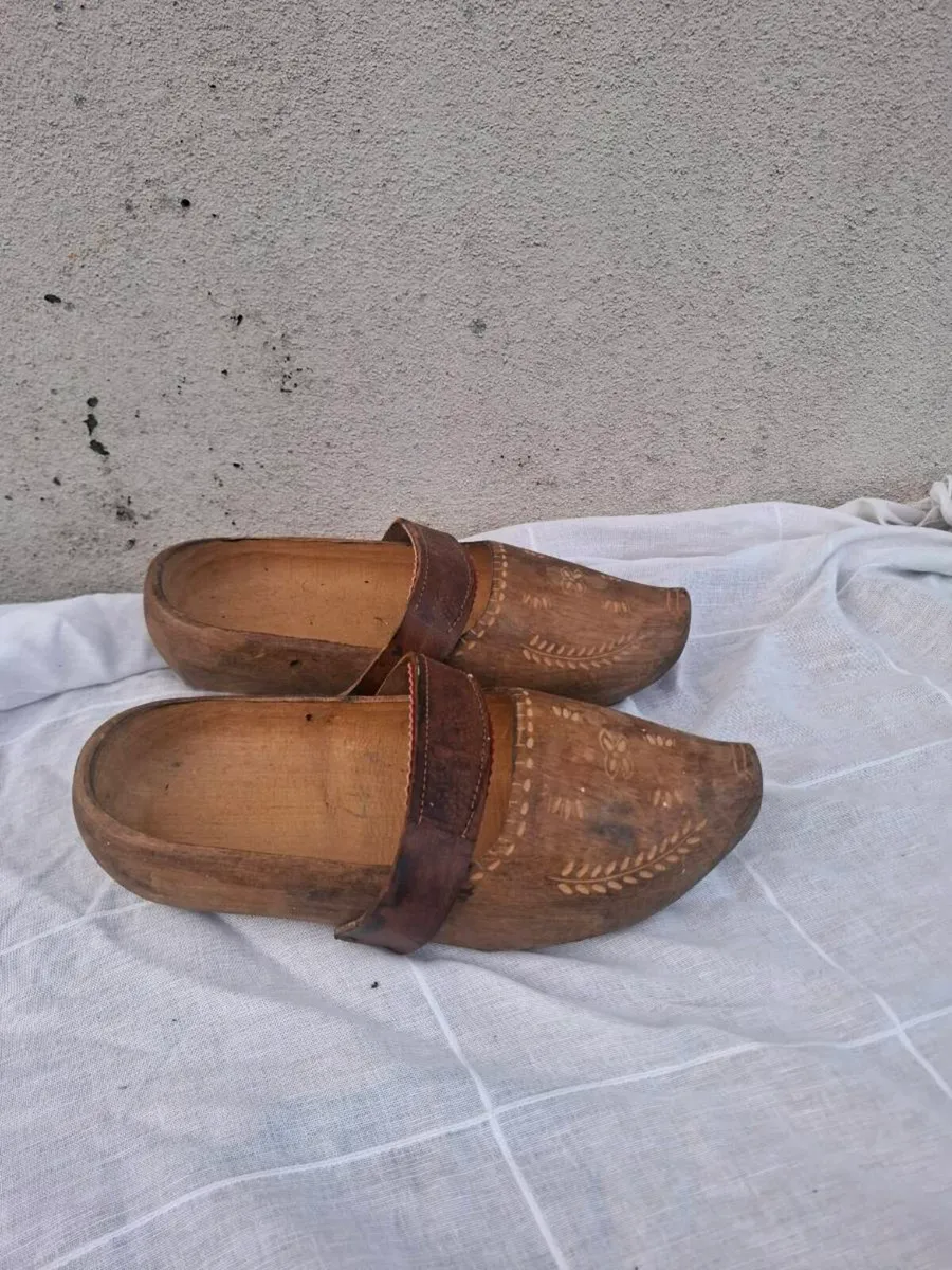Antique wood clogs postage possible - Image 2