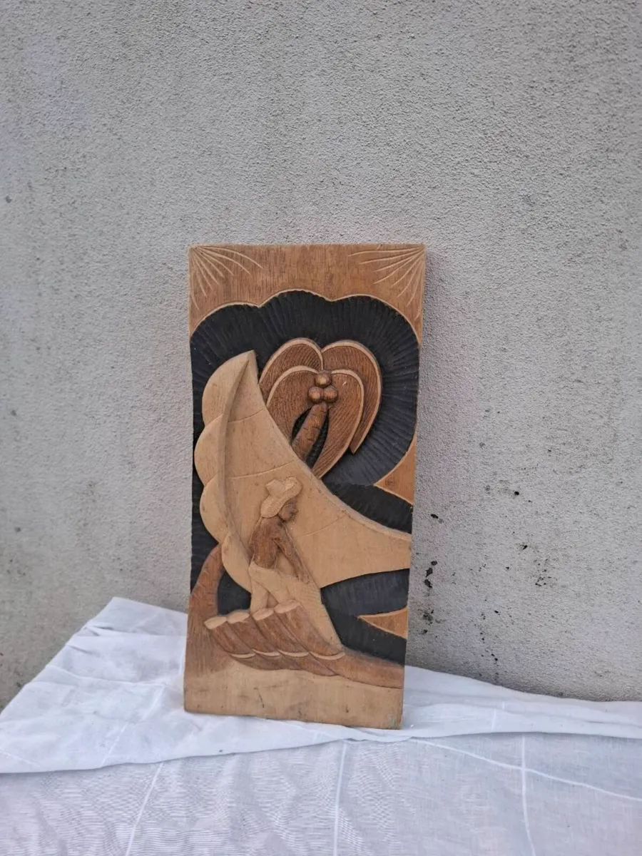 Large wood carved sign postage possible - Image 1