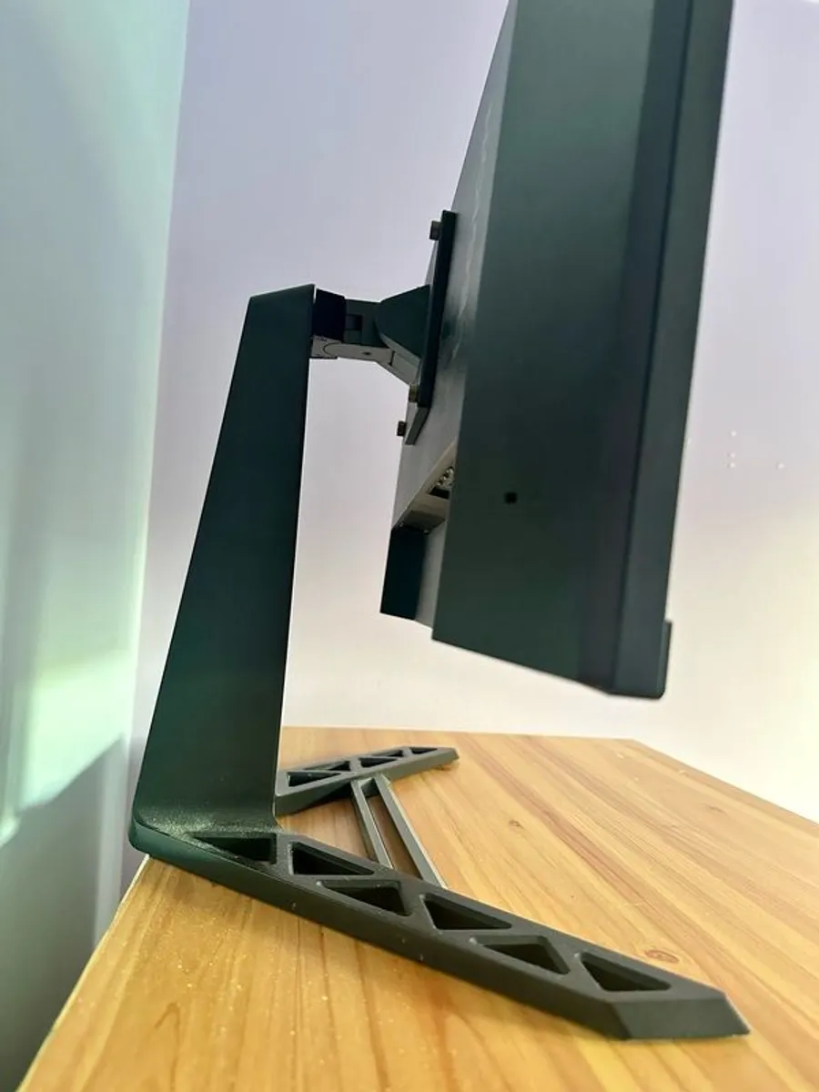 Lenovo legion monitor - Image 2