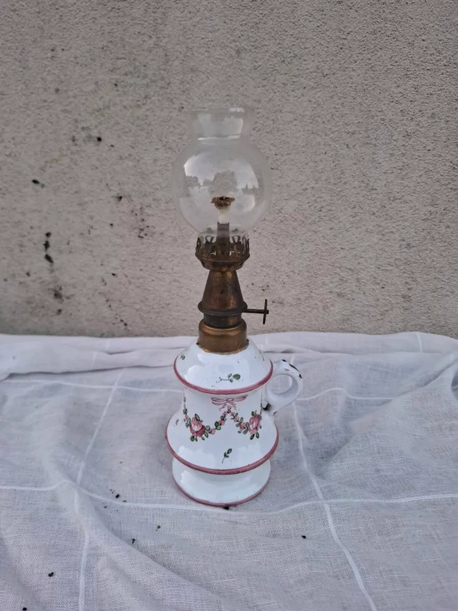 Bedside working lamp parafin oil