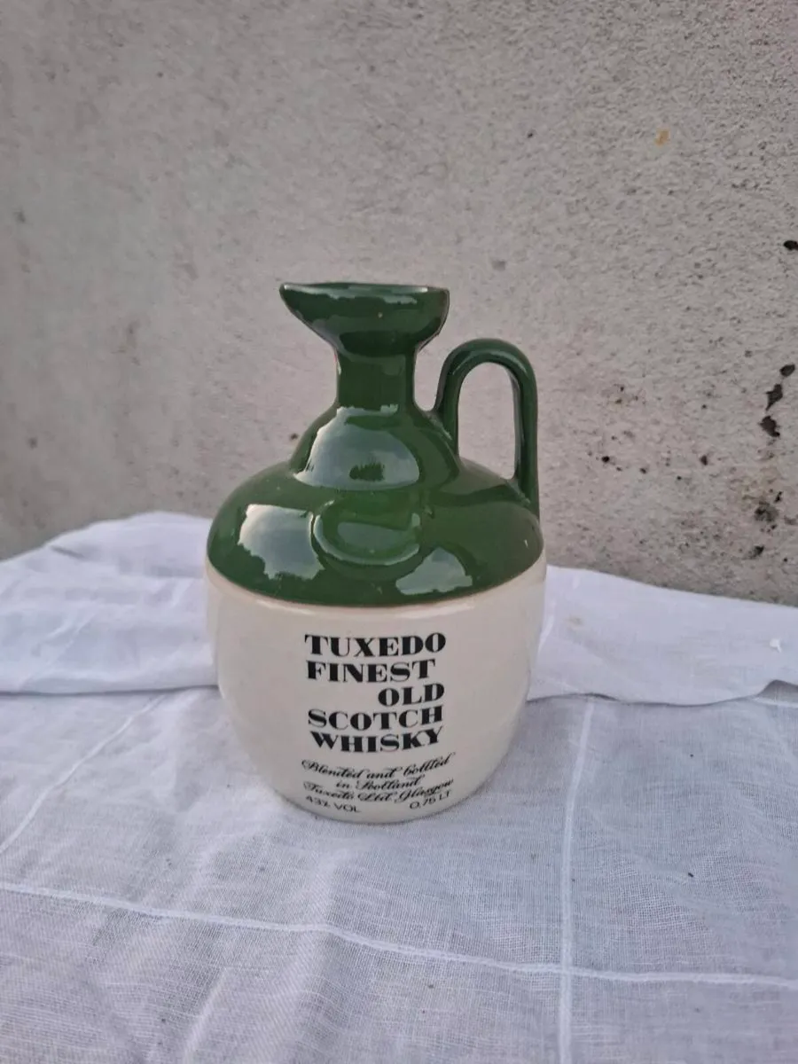 Tuxedo whiskey carafe possible to post