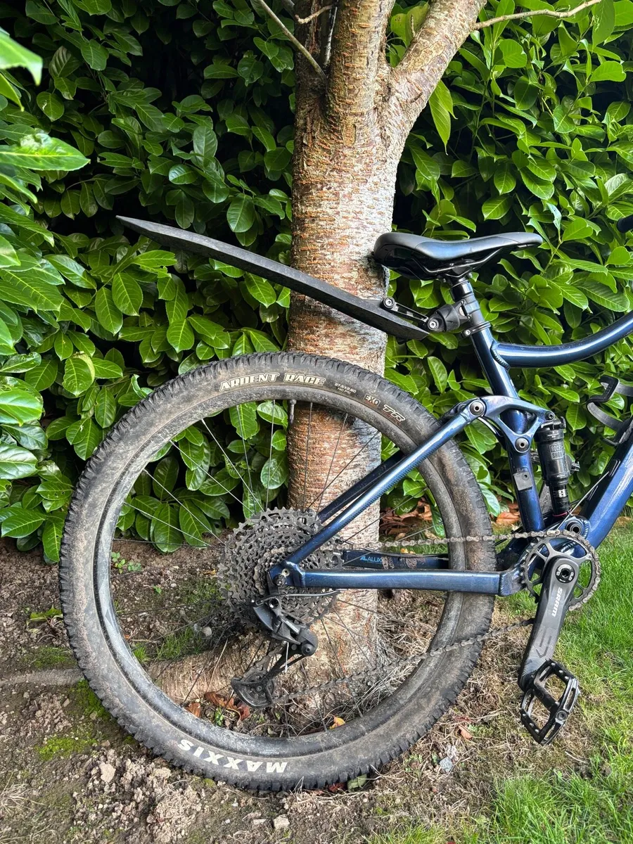 Giant Liv Embolden 1 Full Suspension Mountain Bike - Image 3