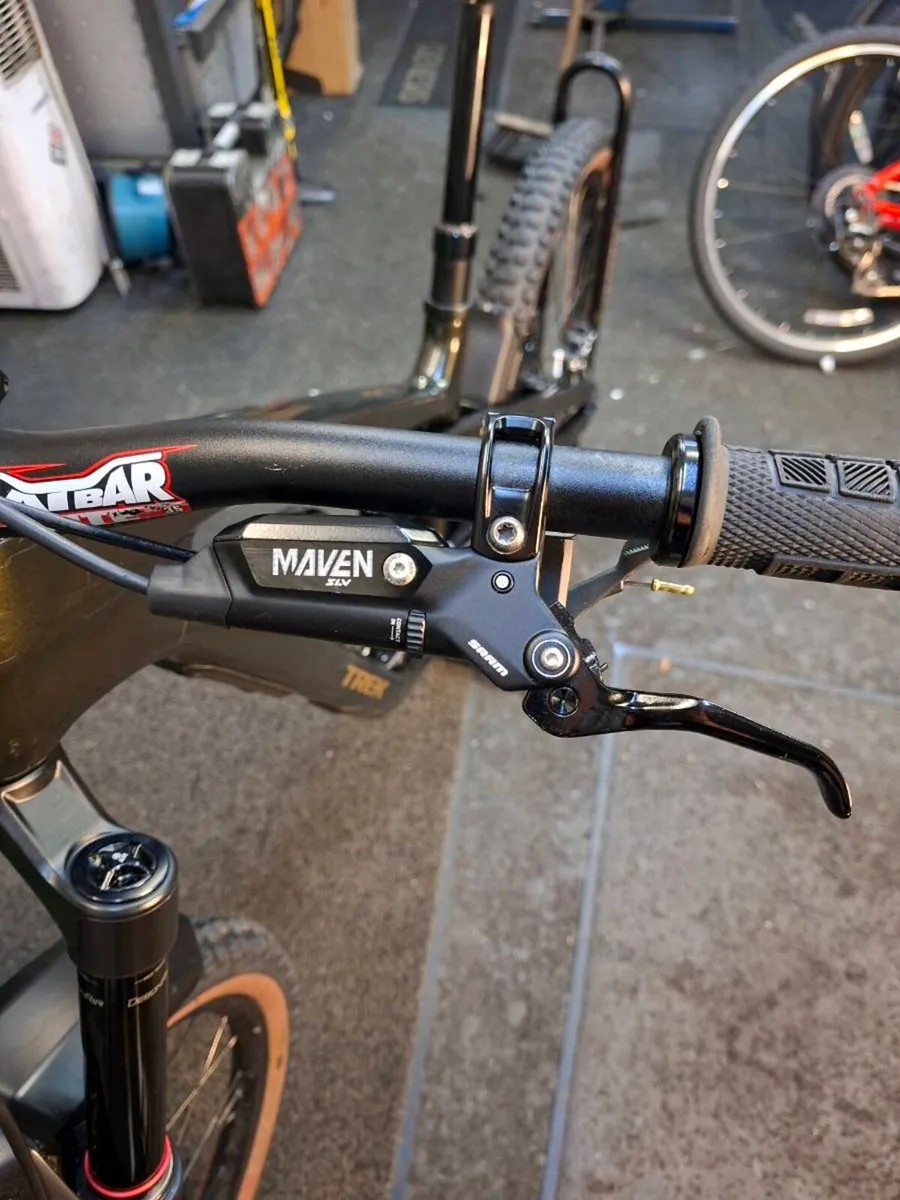 Trek Slash 9.8 GX Axs t type - Image 3