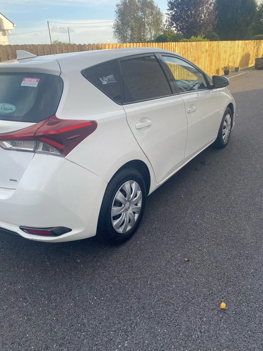 Toyota Auris Van - Image 4