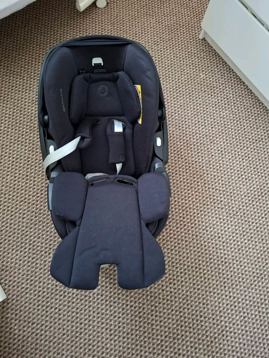 Maxi Cosi car seat - Image 1