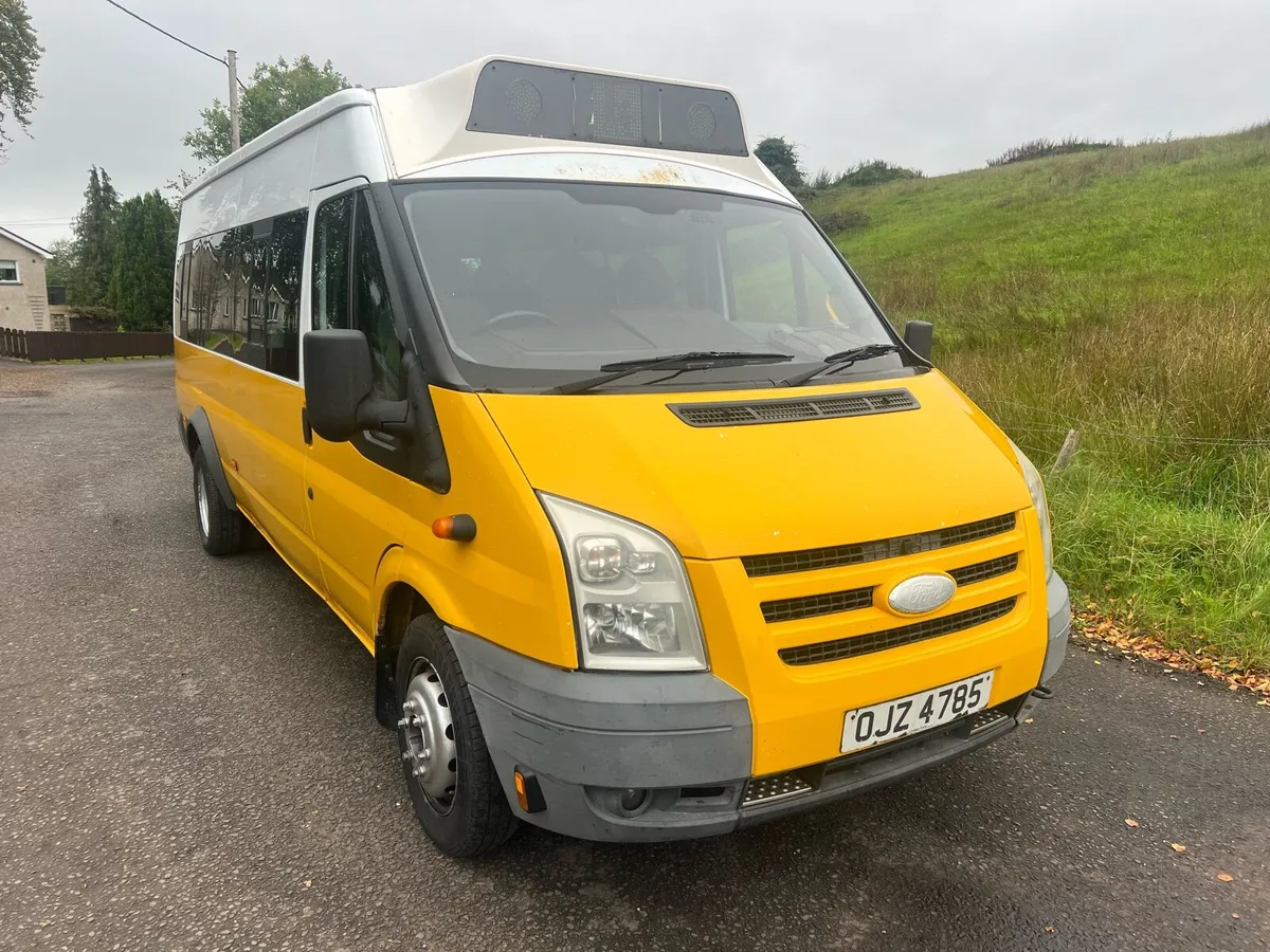 2008 FORD TRANSIT 17 SEATER - Image 2