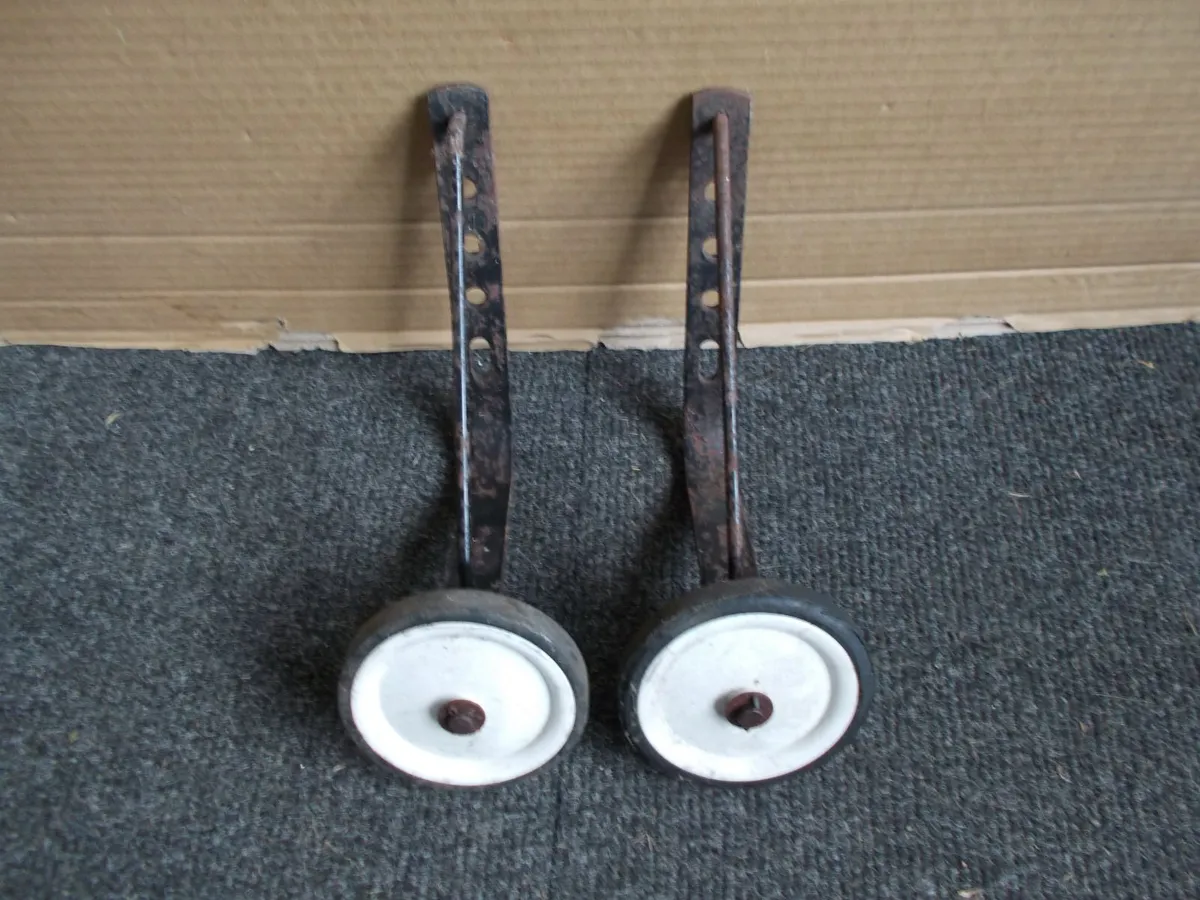 Pair of 1970's Stabilisers - Image 4