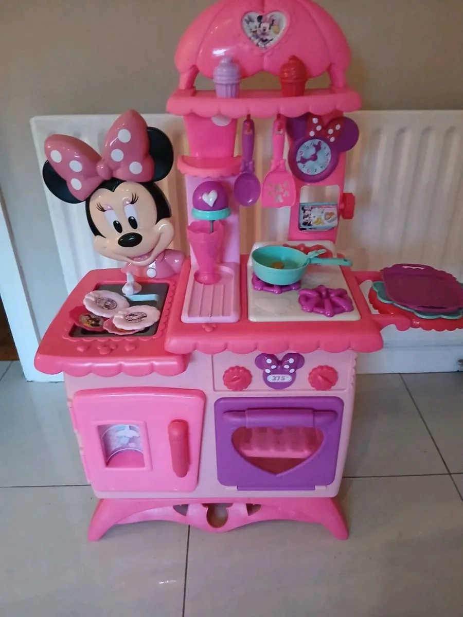 Minnie Mouse Kitchen - Image 2