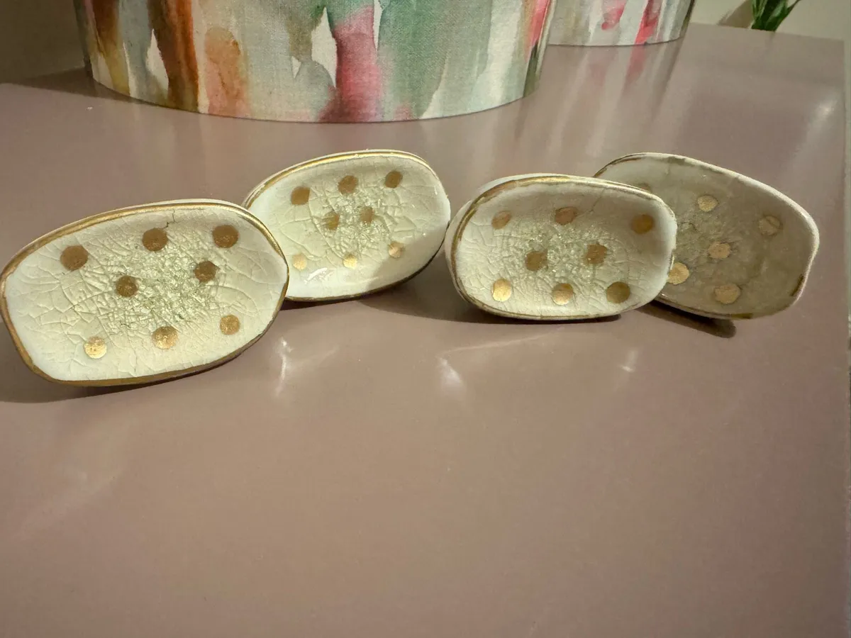 4 x ceramic door knobs - Image 2