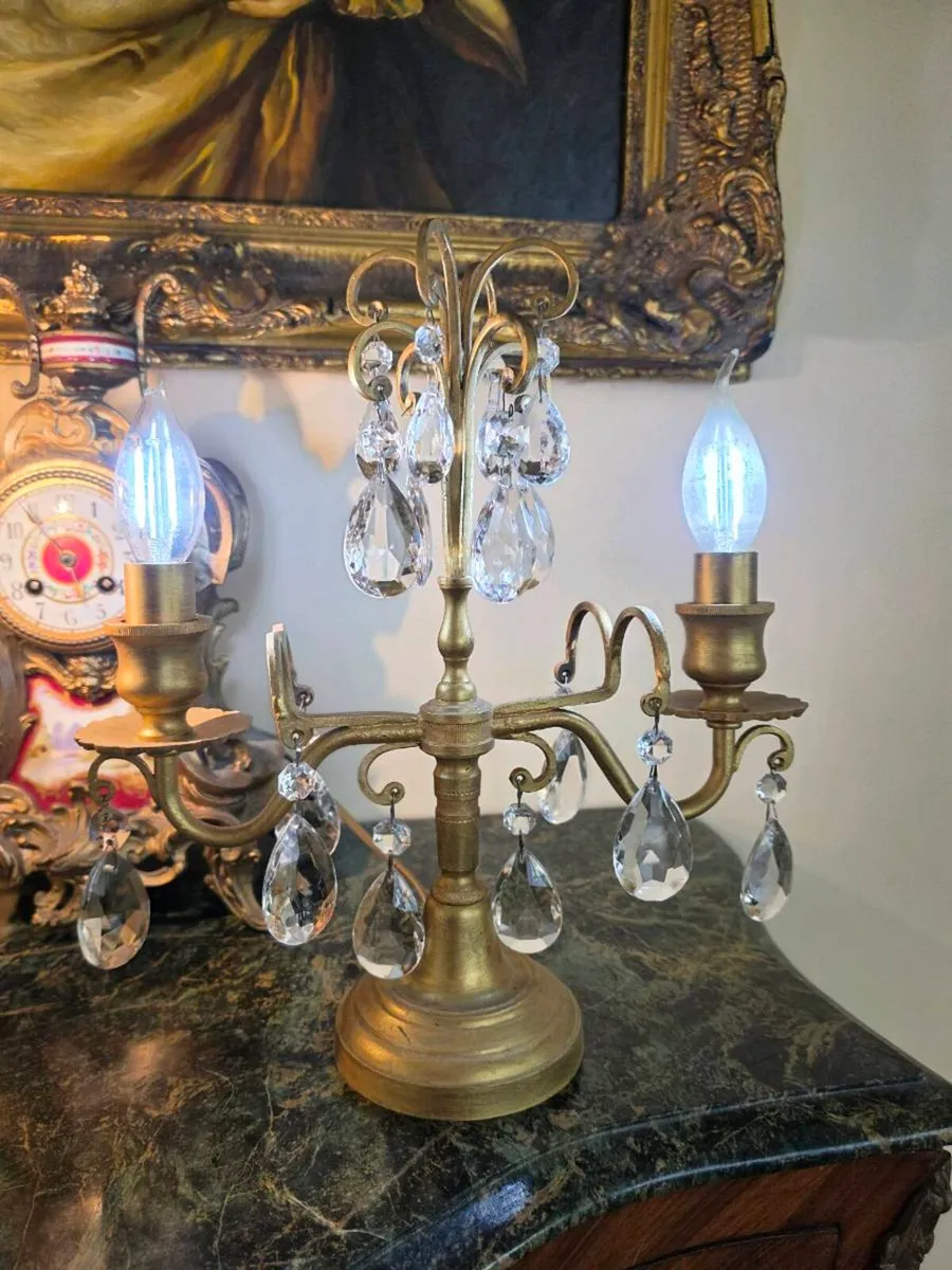 Vintage pair of brass and crystal lamps - Image 3