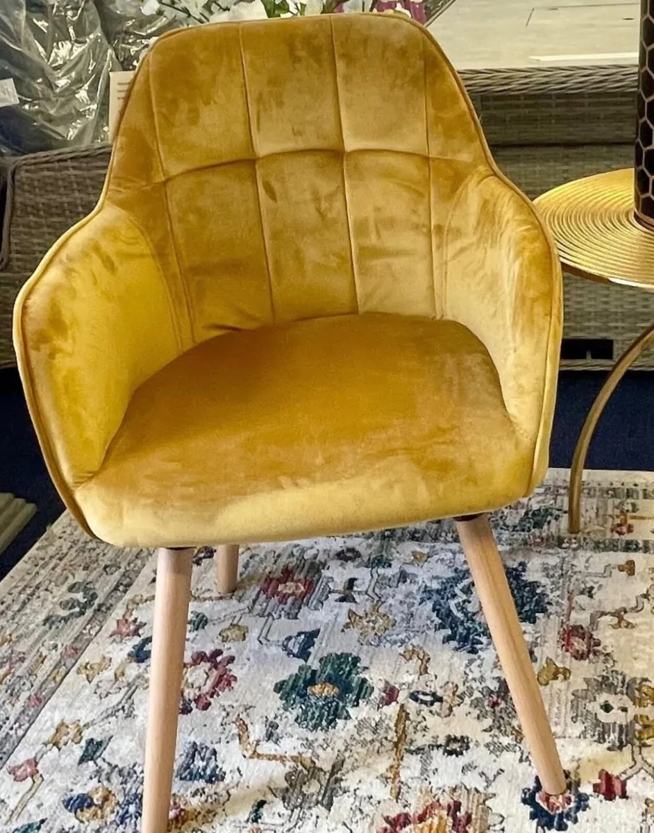 Mustard Yellow Chair – Excellent Condition