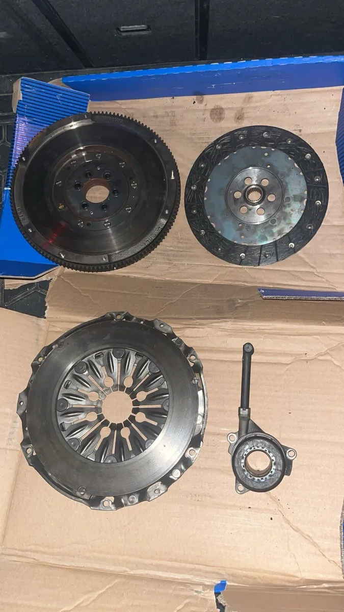 Valeo Clutch Kit - Image 1
