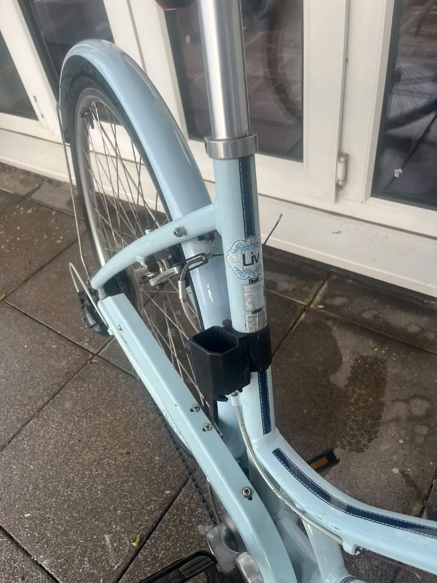 Secondhand Women's GIANT Bike - Image 4