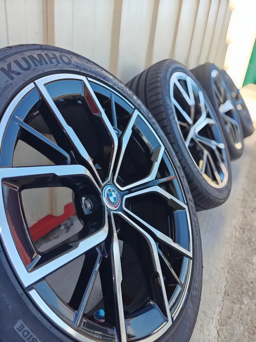 5x112 Genuine BMW 19” 845M Kumho Japan - Image 1