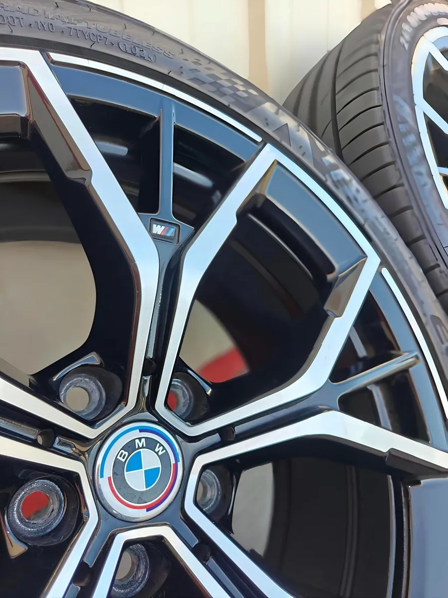 5x112 Genuine BMW 19” 845M Kumho Japan - Image 2