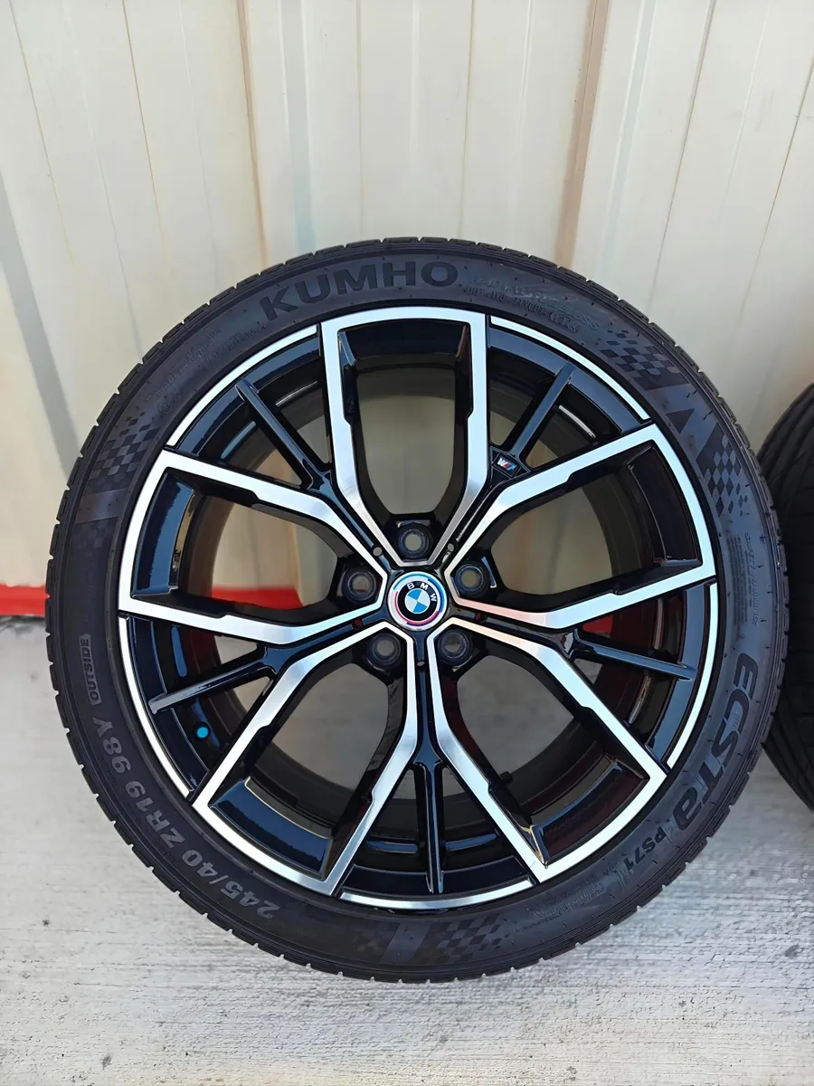 5x112 Genuine BMW 19” 845M Kumho Japan - Image 3