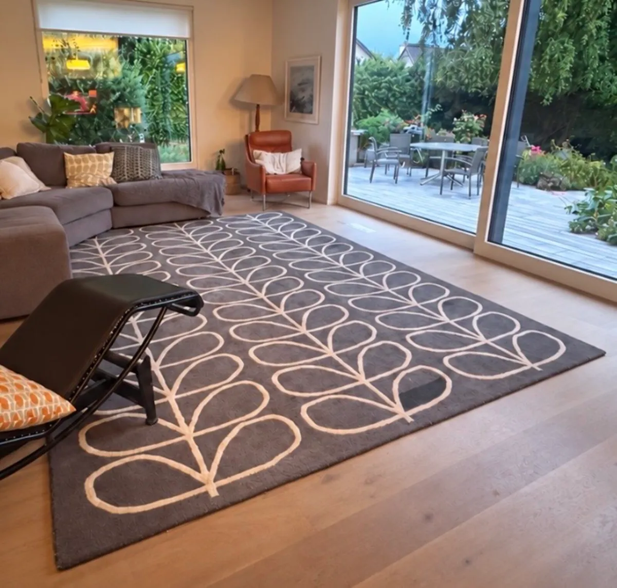 Large Handmade 100% Wool Rug – 2.74 × 3.66 m - Image 2