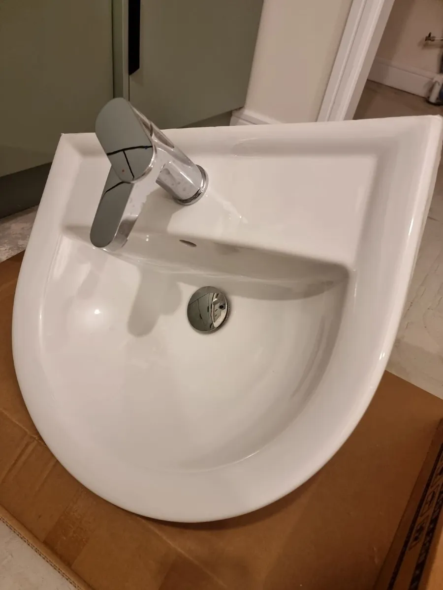 NEW BUILD BATHROOM & HEATING SET – NEVER USED - Image 1