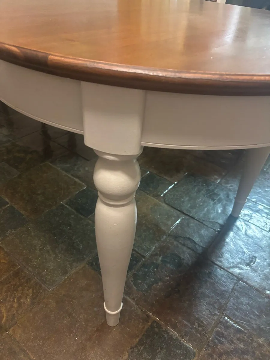 Dining table - Image 4