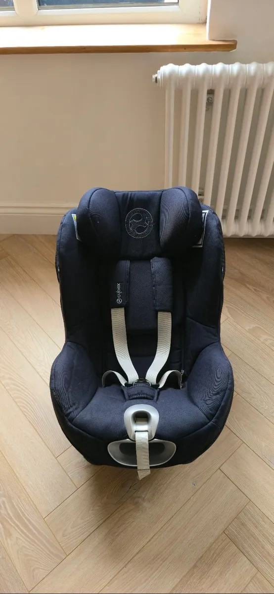 Baby and toddler travel system - Cybex & Bugaboo - Image 3