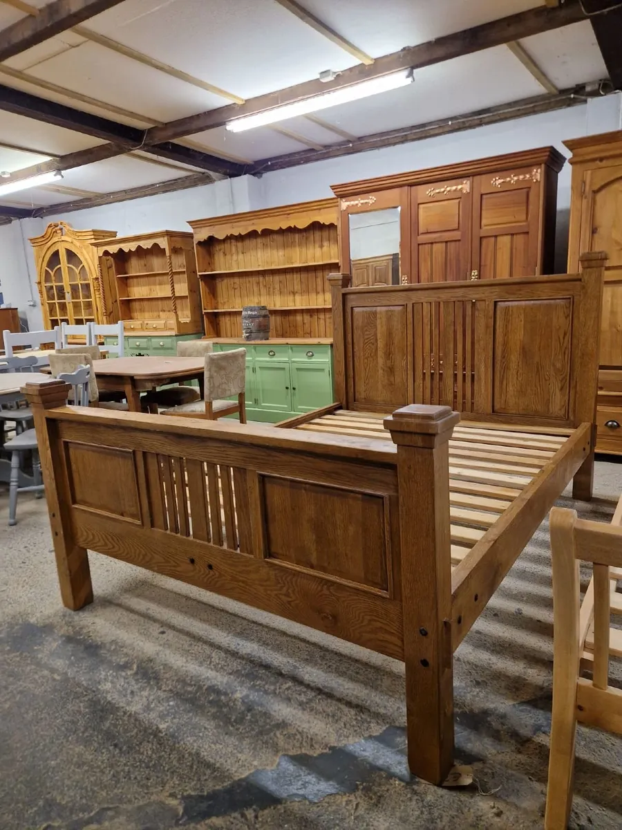 solid oak, kingsize  5ft  bed - Image 1