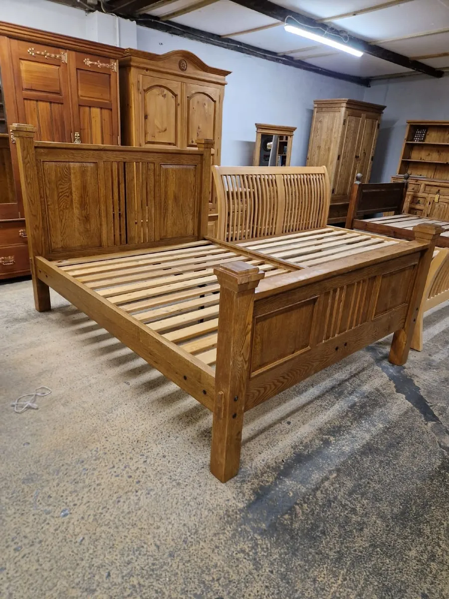 solid oak, kingsize  5ft  bed - Image 2