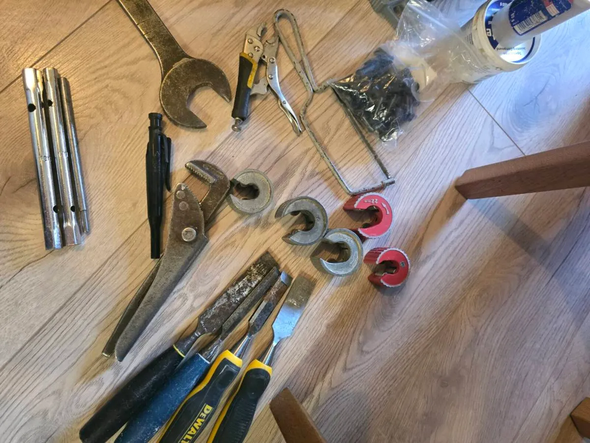 Hand tools - Image 1
