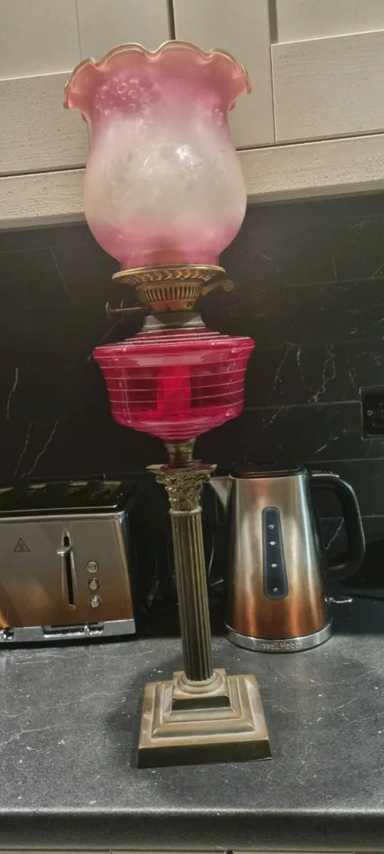 DUPLEX CRANBERRY TALL OIL ANTIQUE LAMP - Image 2