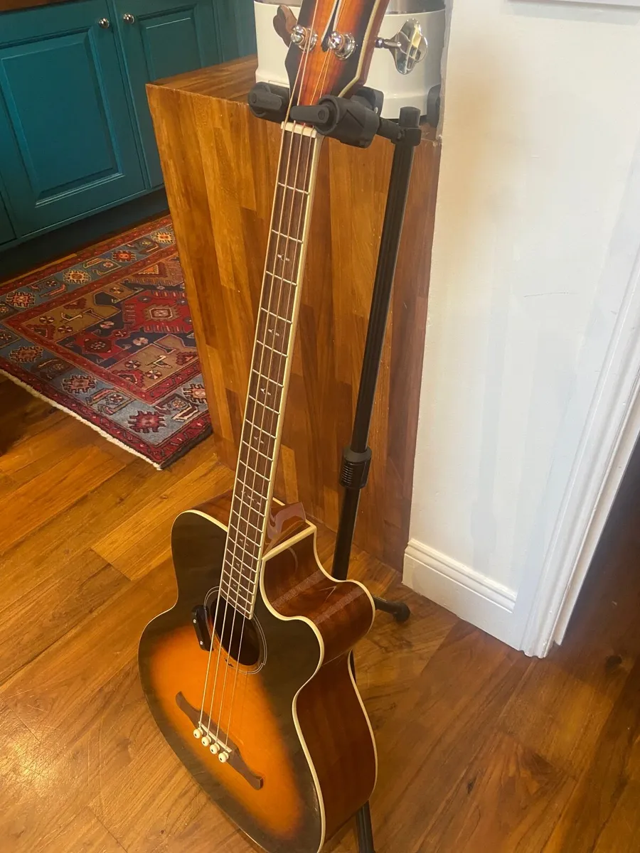 Fender Acoustic Bass - Image 2