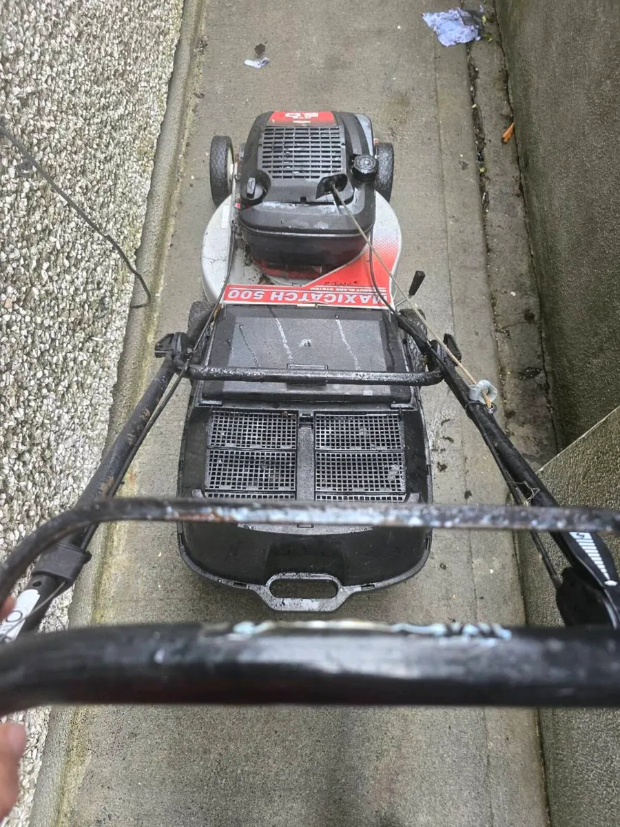 Briggs in Stratton 5 horsepower - Image 4