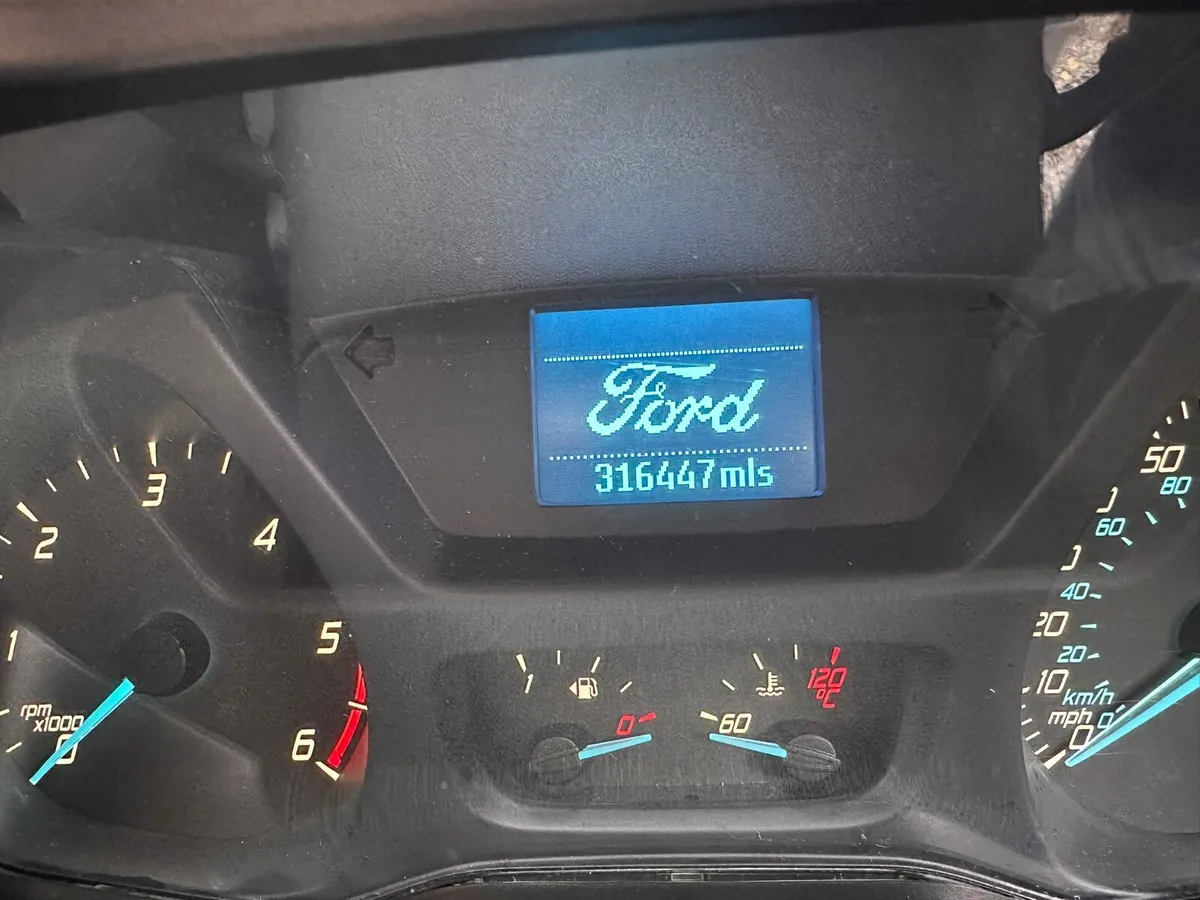 Ford Transit - Image 4