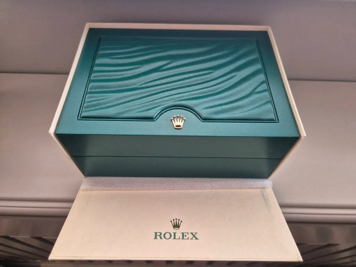 Rolex Submariner Date - Image 4
