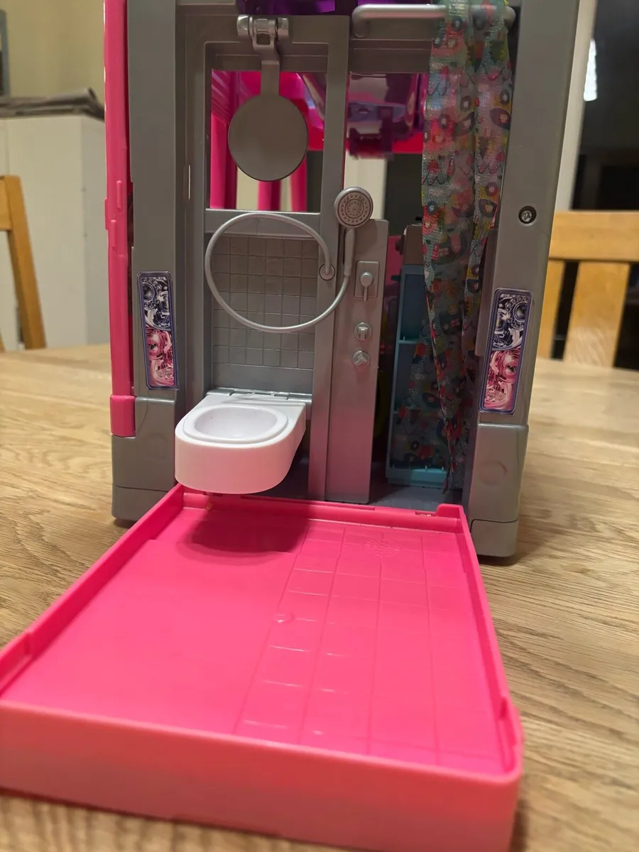 Barbie Dream Camper Van Playset - Image 4
