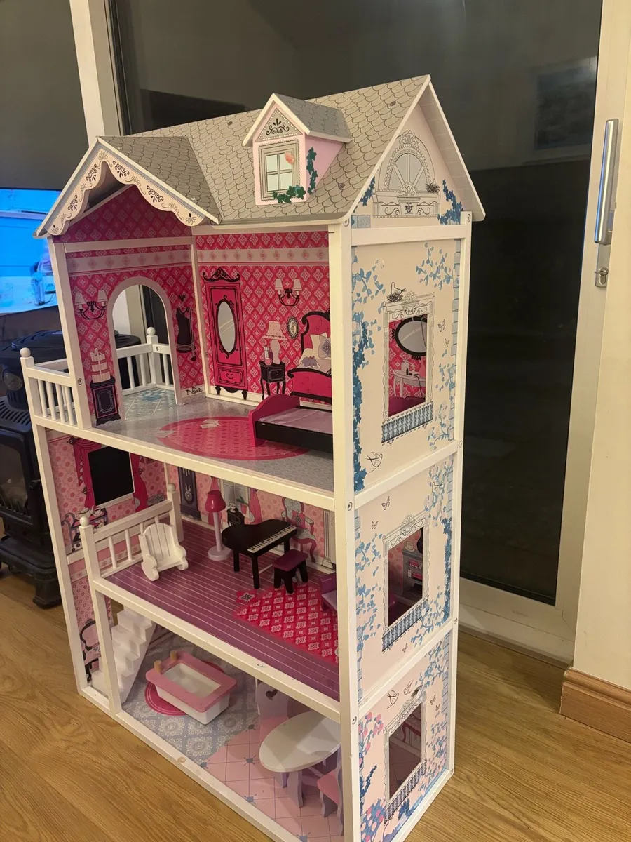 Wooden Dolls House - Image 1