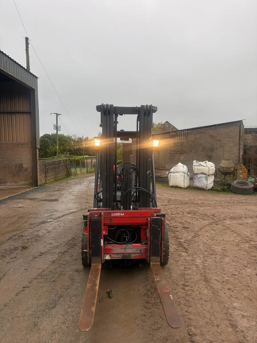 Toyota forklift - Image 2