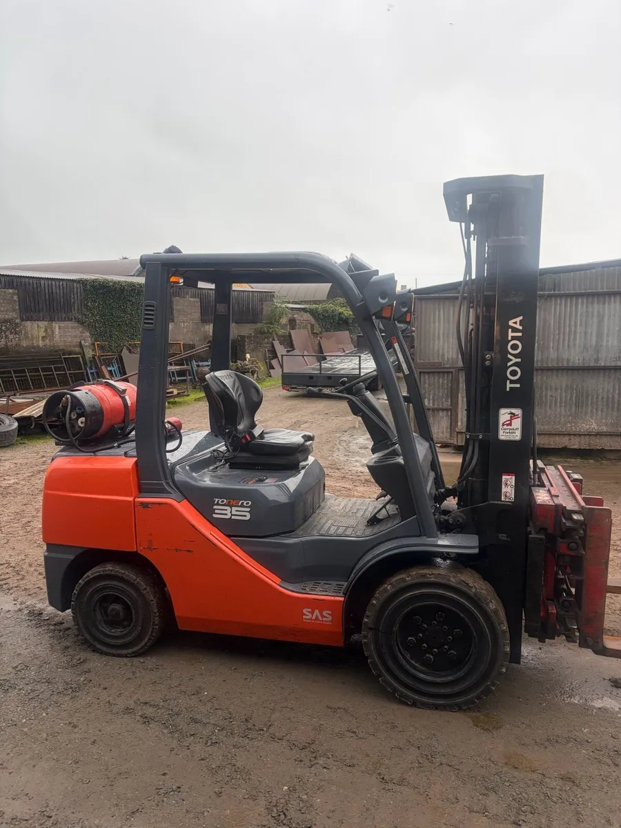 Toyota forklift - Image 3