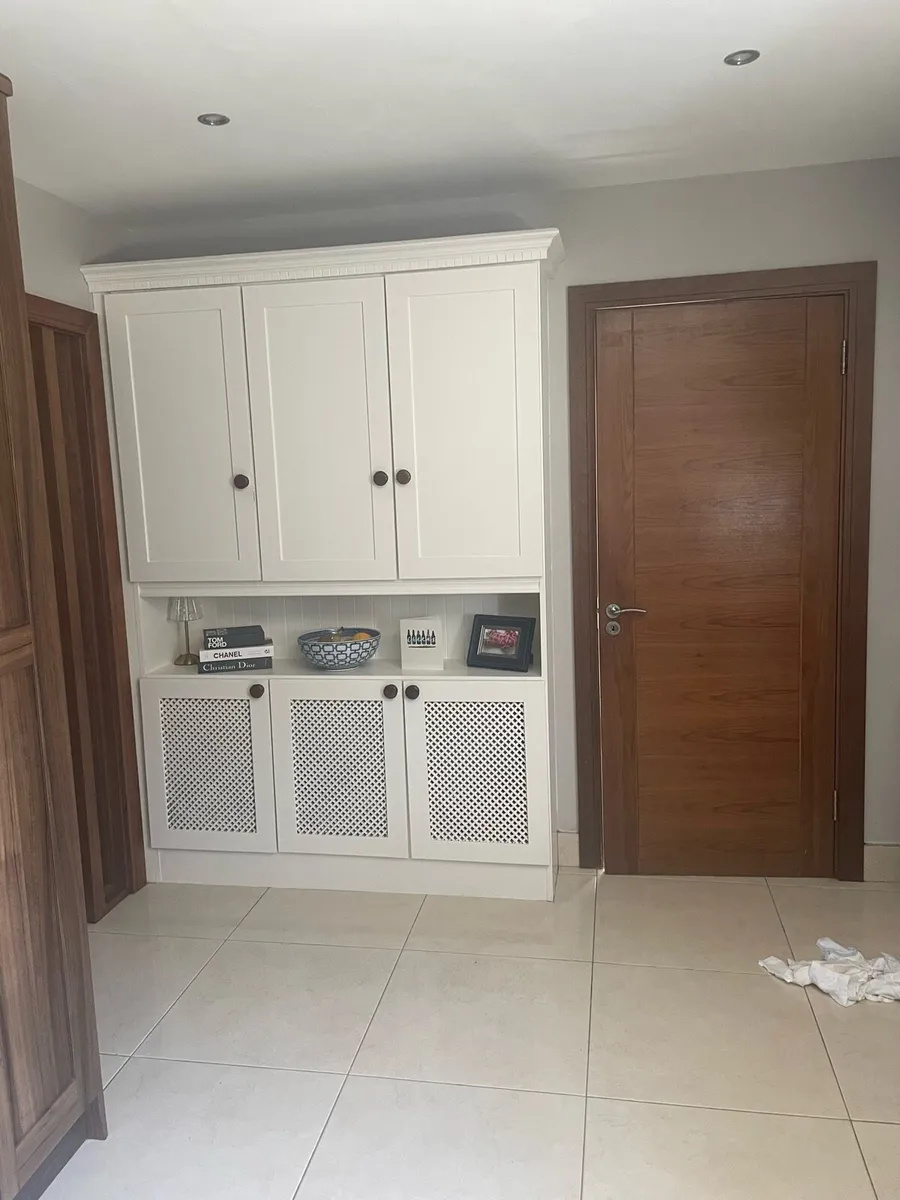 Dresser - Image 1