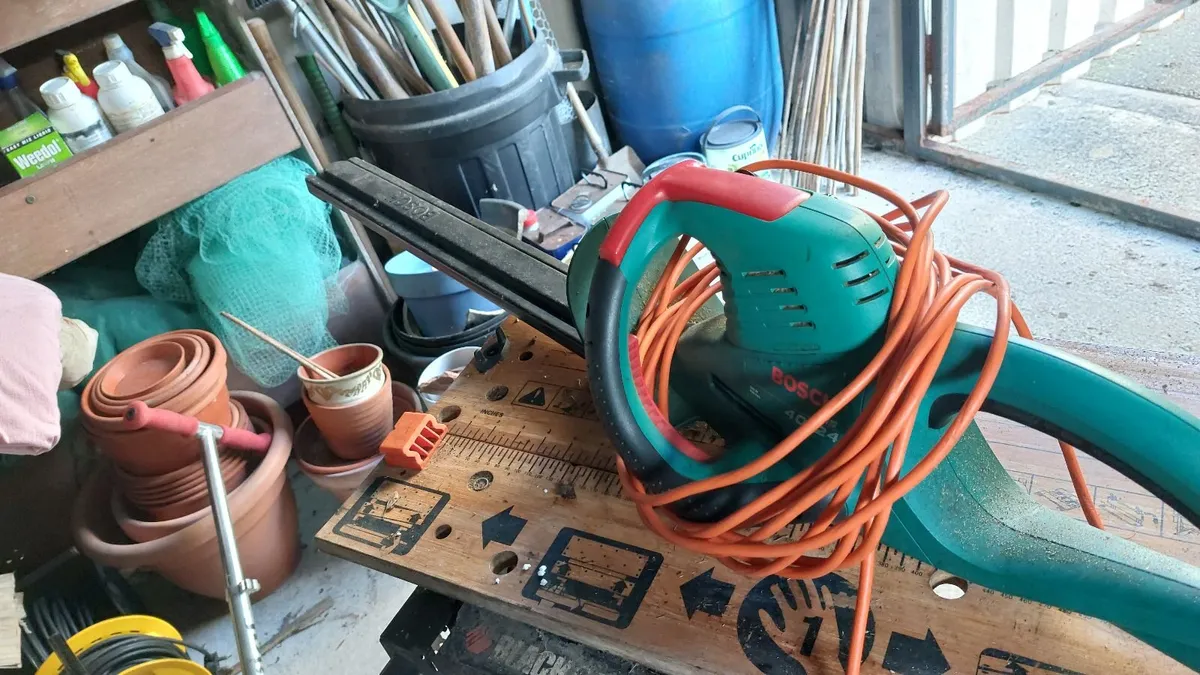 Hedge trimmer