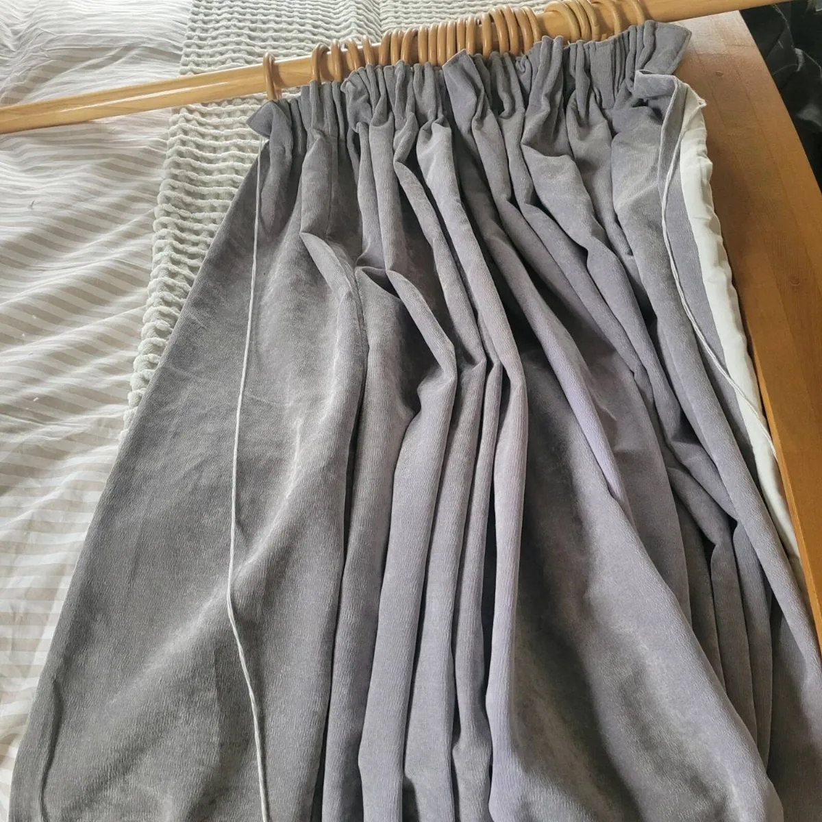 Curtains and tiebacks - Image 2