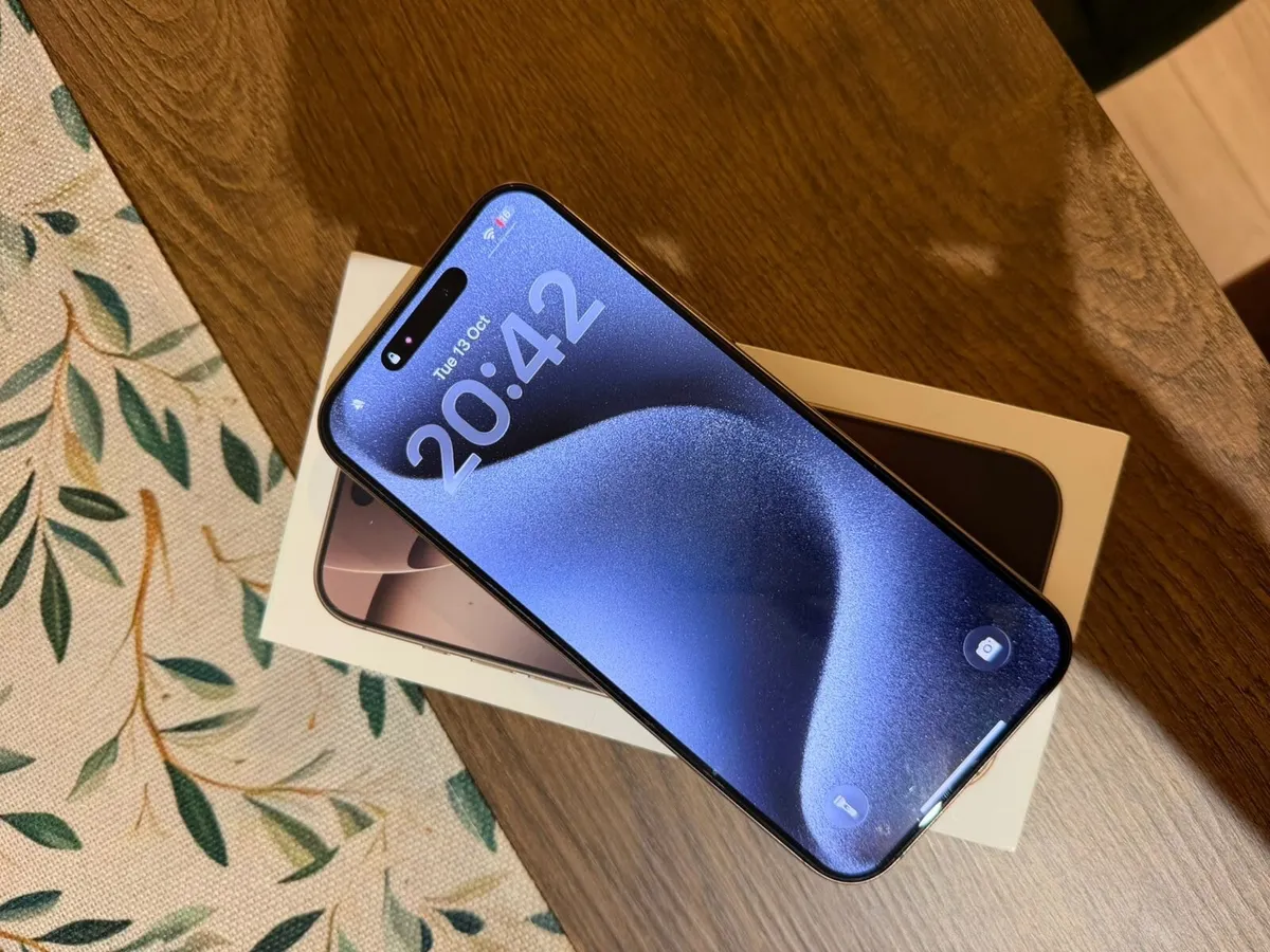 iPhone 16 Pro Max - Image 2