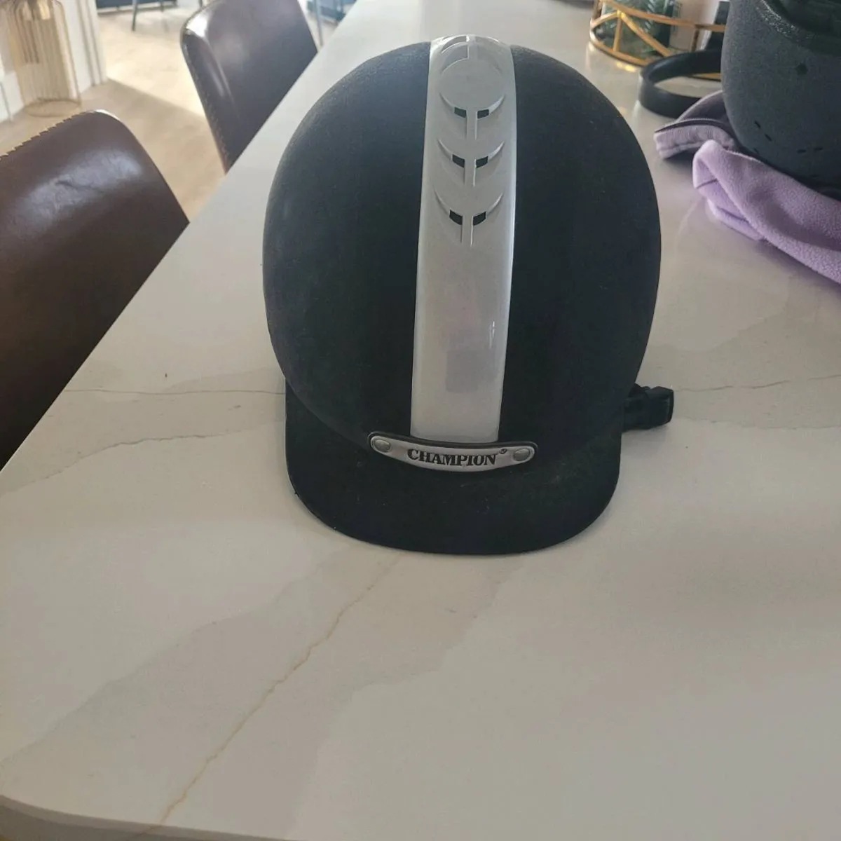 Horse riding helmet - Image 1