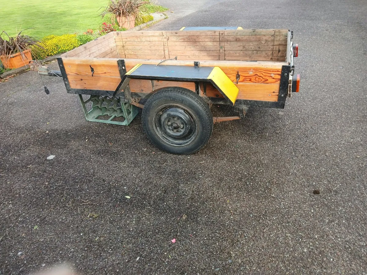 Trailer - Image 1