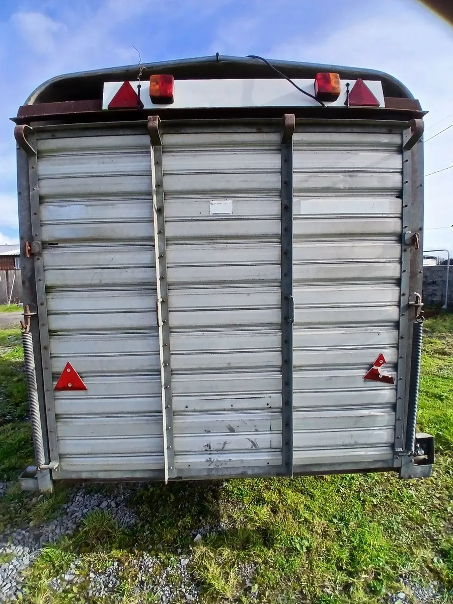 Trailer - Image 4