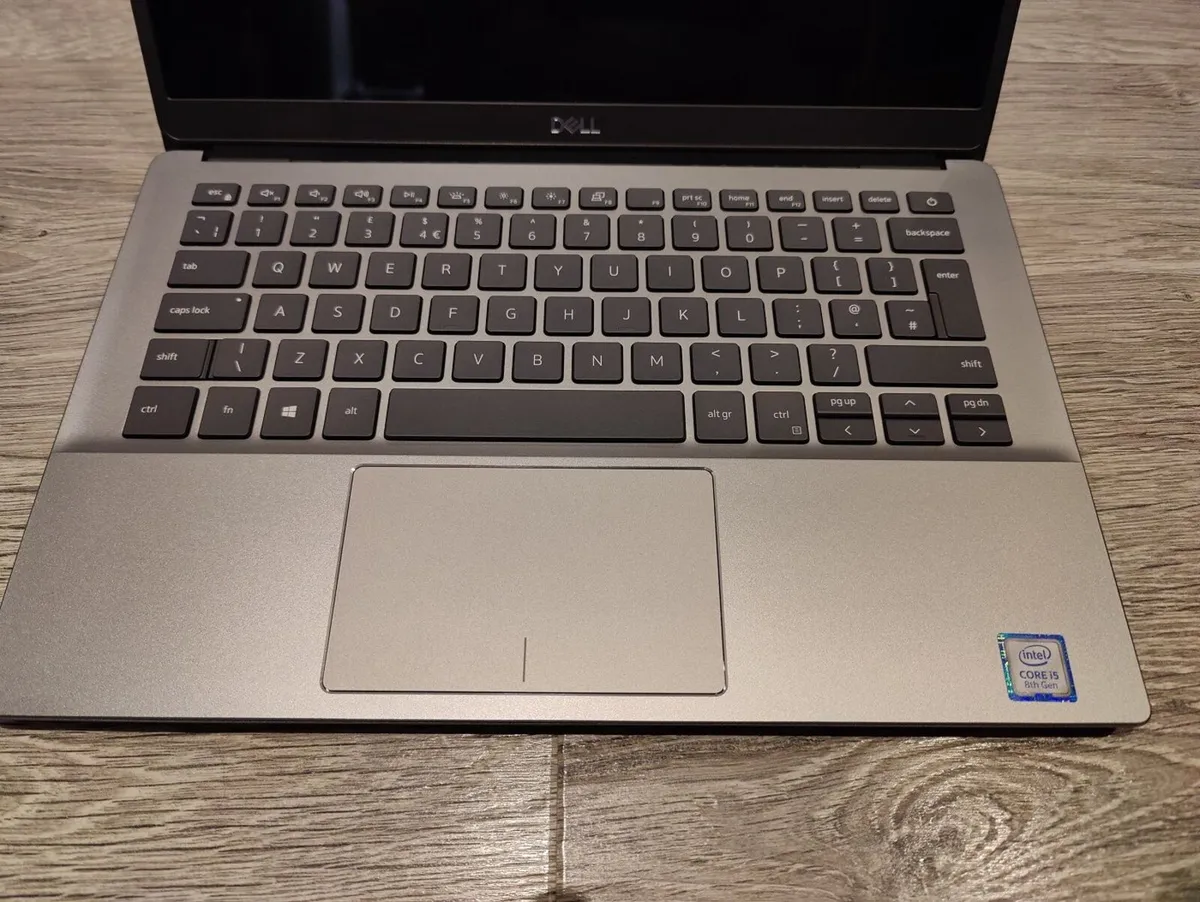 Slim Dell Latitude 3301 | Amazing Screen - Image 3