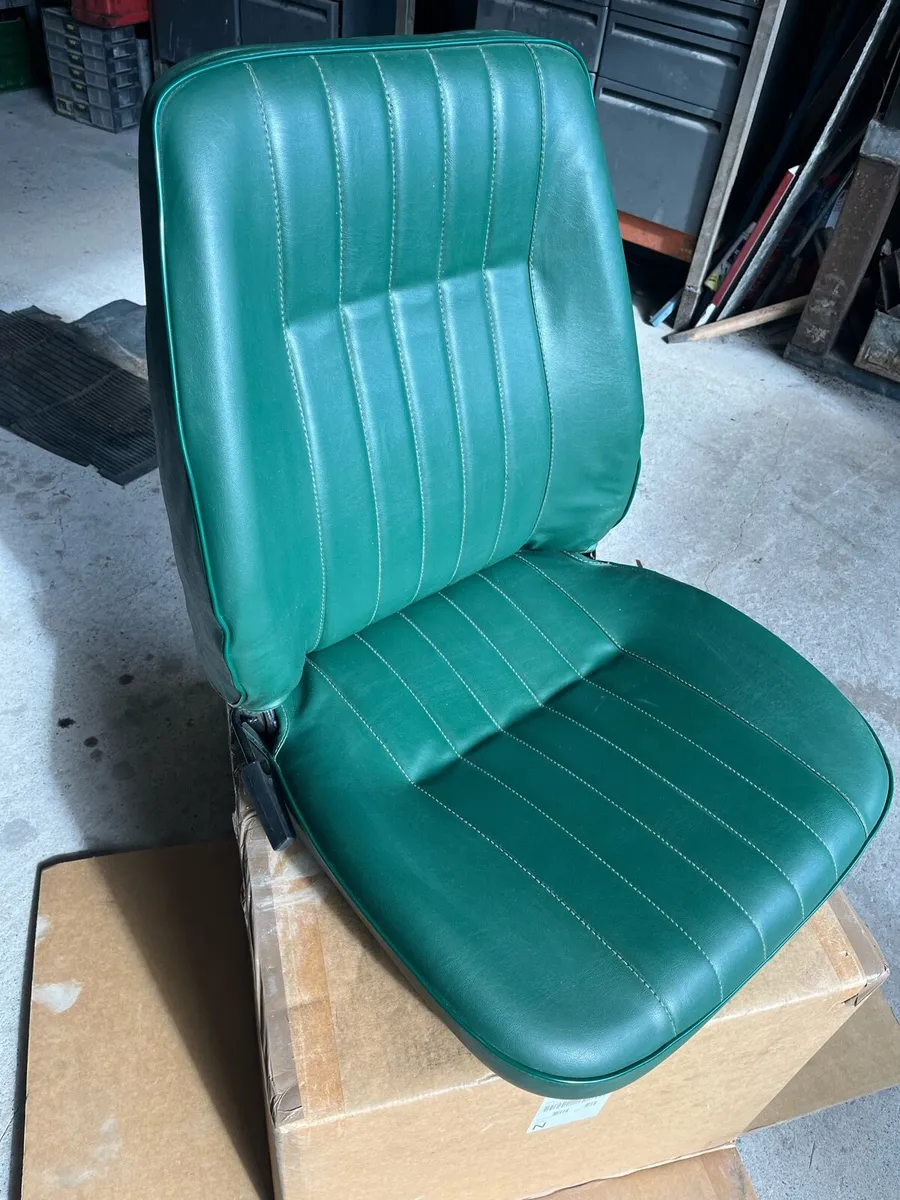 Vintage car seats - Image 2