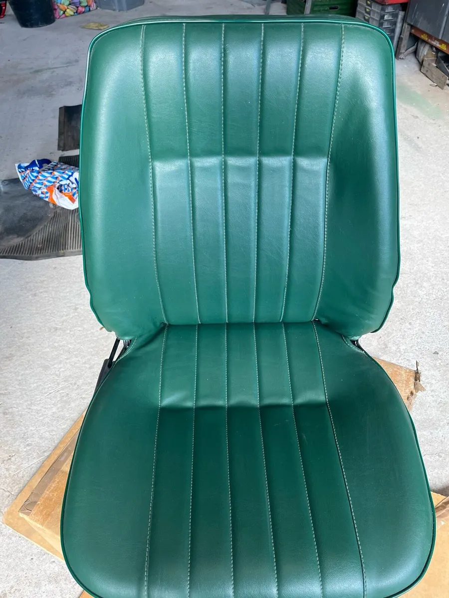 Vintage car seats - Image 3